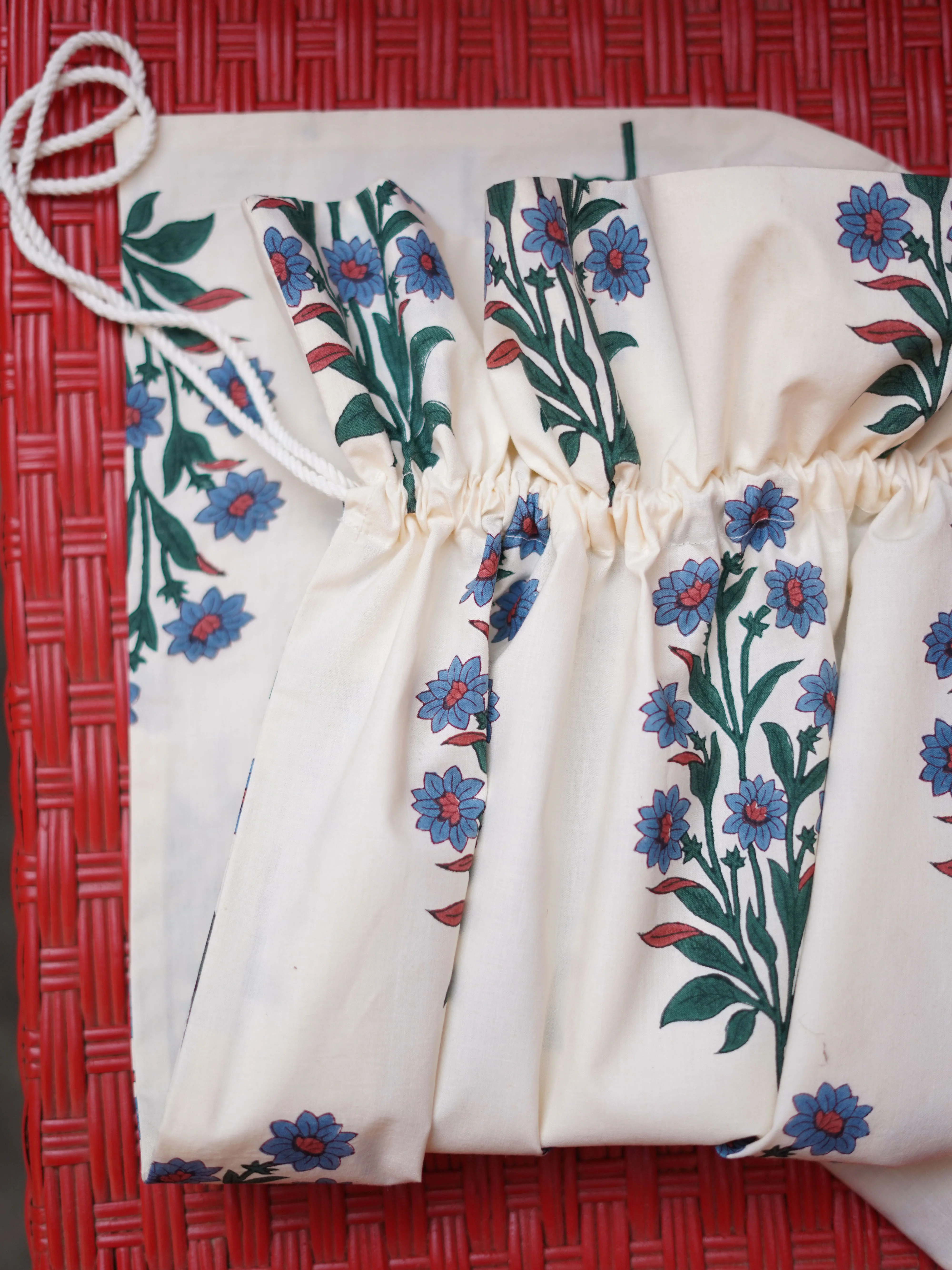 Laundry Bag in Kashmir Flower - Image 2
