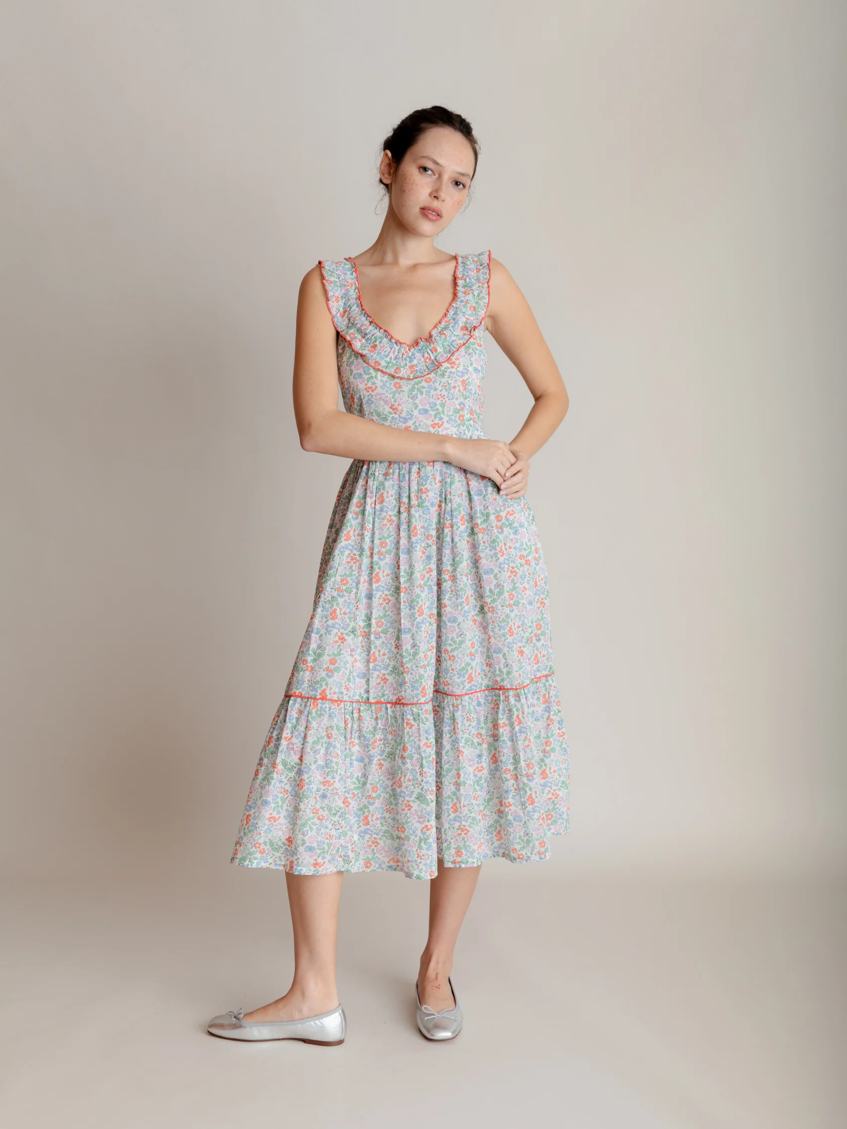 Maeve Dress in Vintage Fleures - Image 2